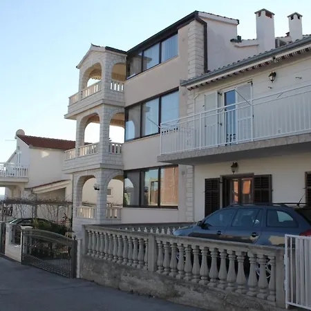 Studio 7546a